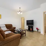 Adria Pensión 3*