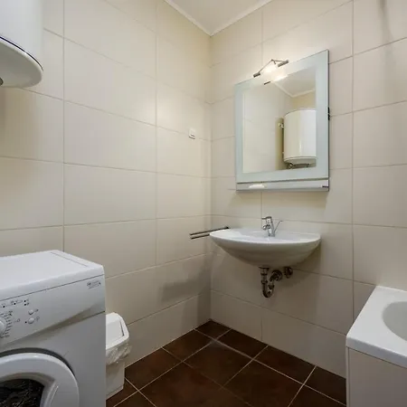 Adria Konukevi 3*