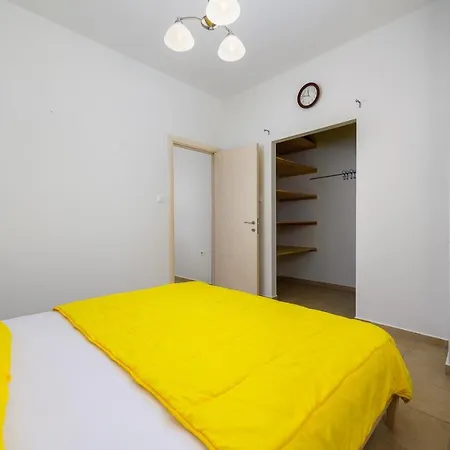 Konukevi Adria 3*