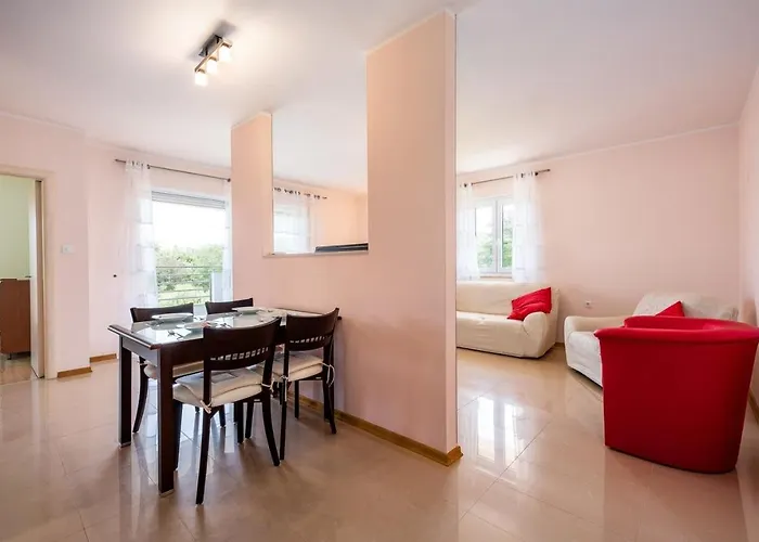 Adria Gostinjska kuća 3*